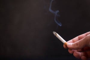 揭秘抽烟得癌症的几率吸烟危害有哪些
